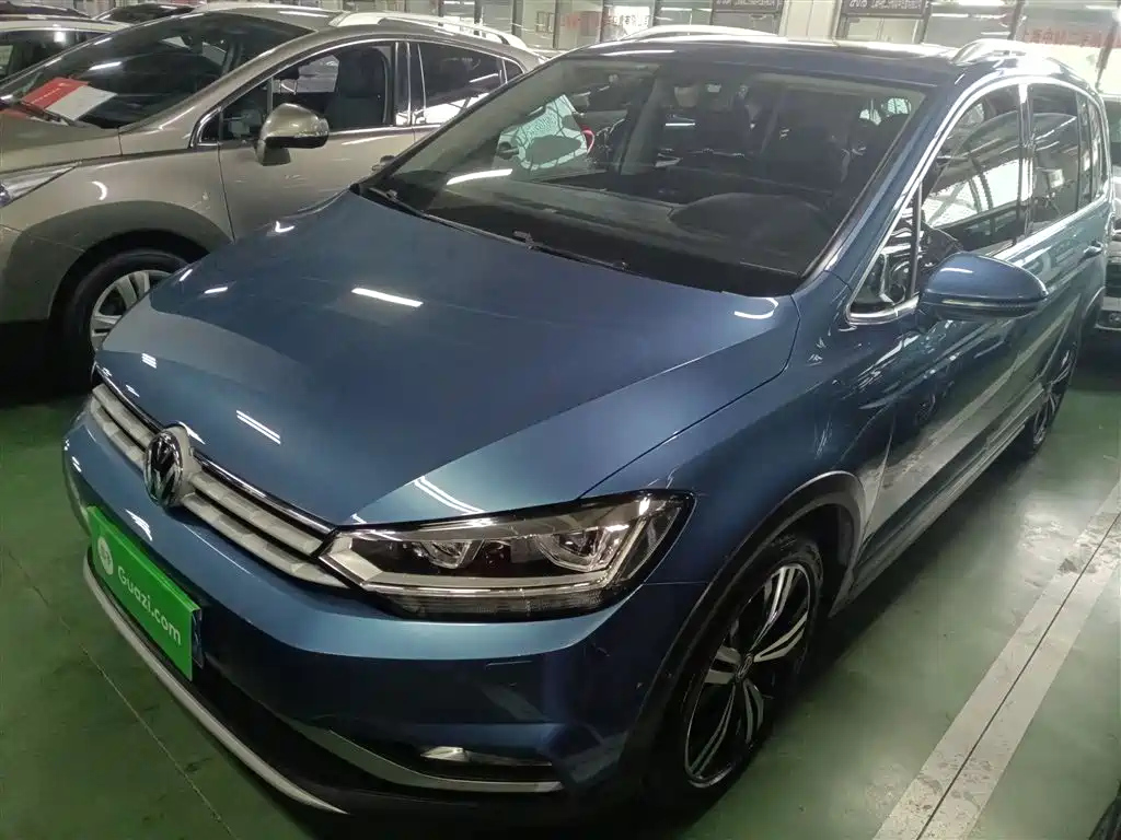 VOLKSWAGEN TOURAN 2018