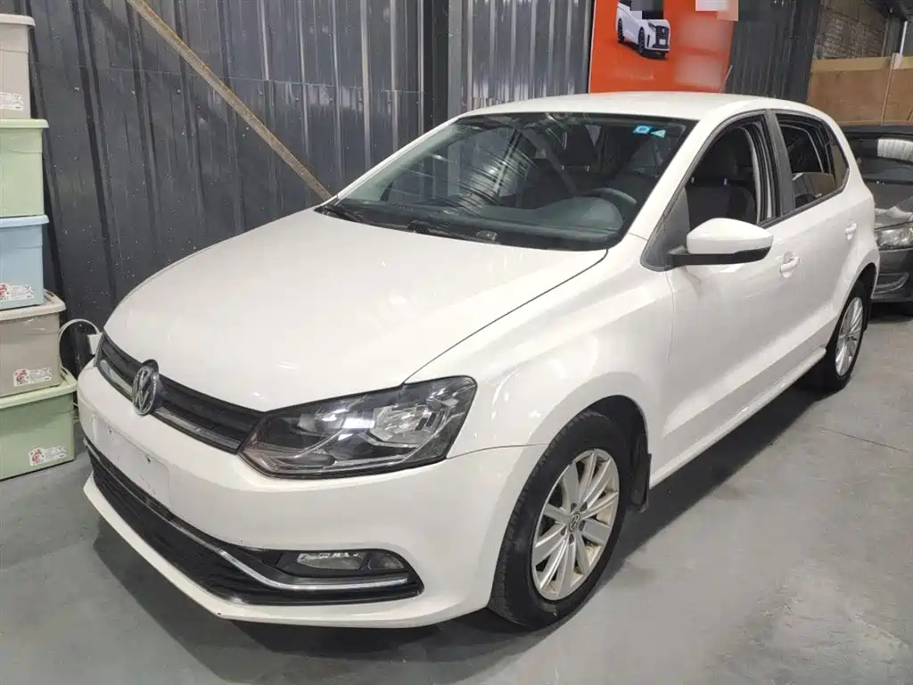 VOLKSWAGEN POLO 2014