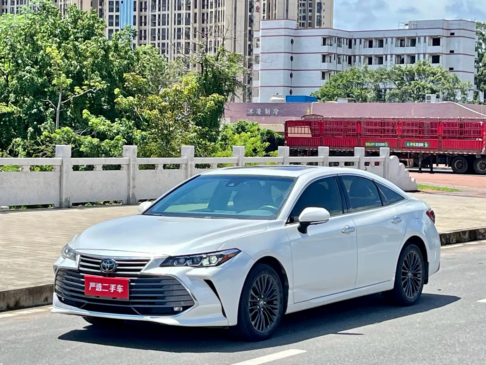 TOYOTA AVALON 2019