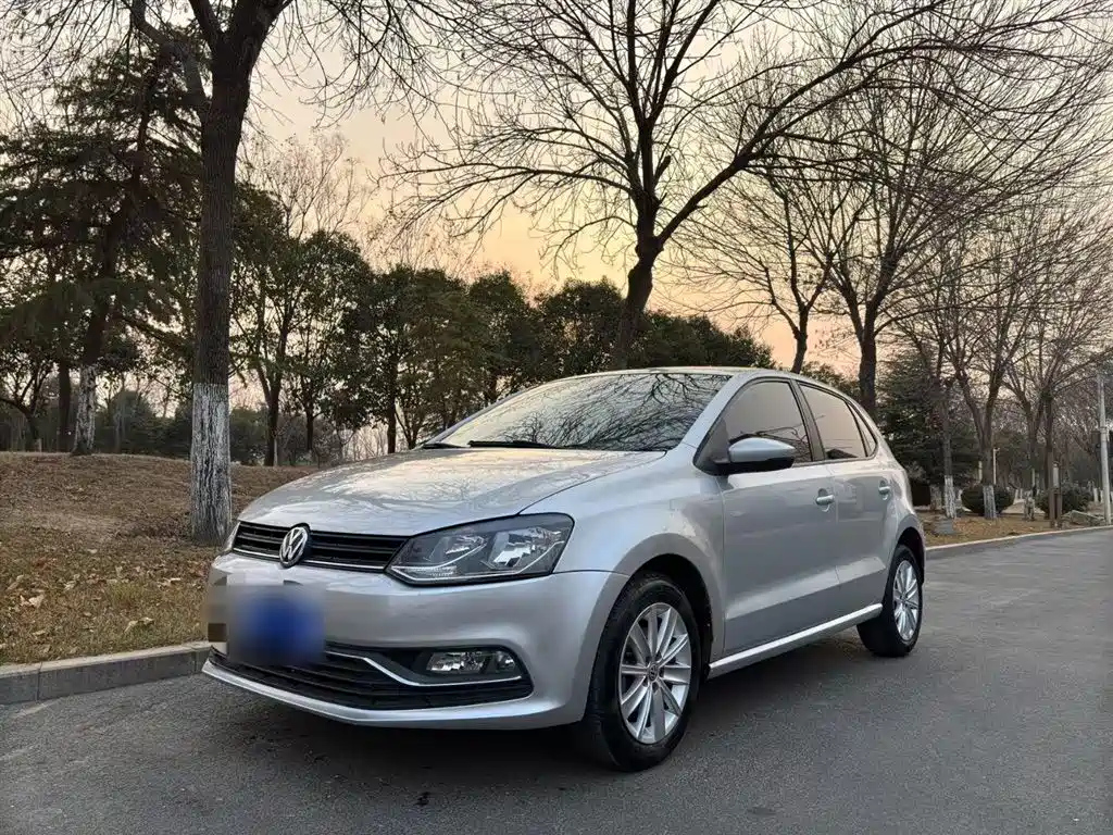 VOLKSWAGEN POLO 2014