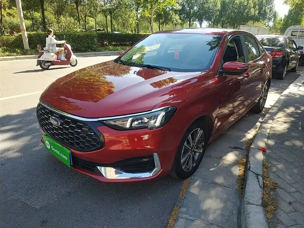 FORD ESCORT 2021