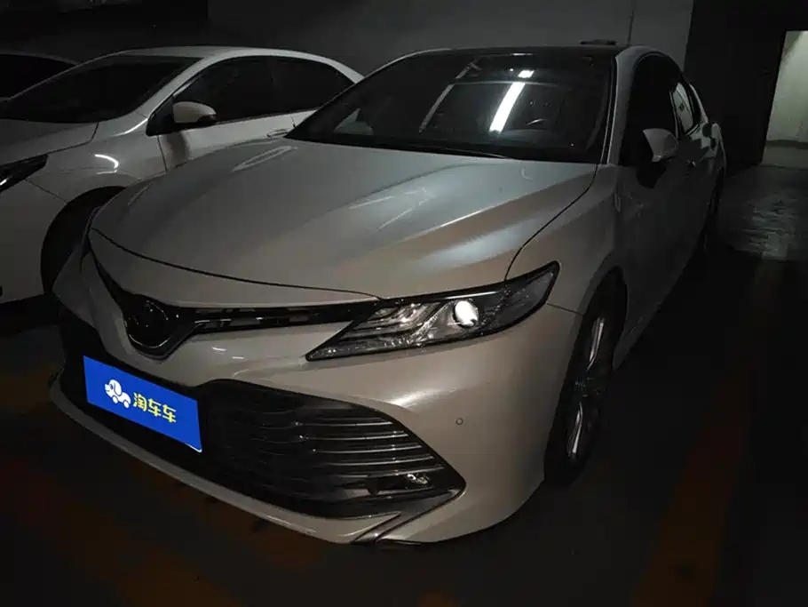 TOYOTA CAMRY 2019
