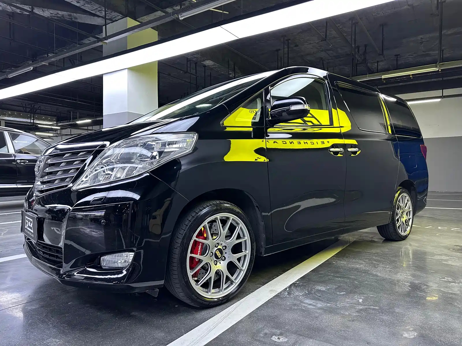 TOYOTA ALPHARD 2011