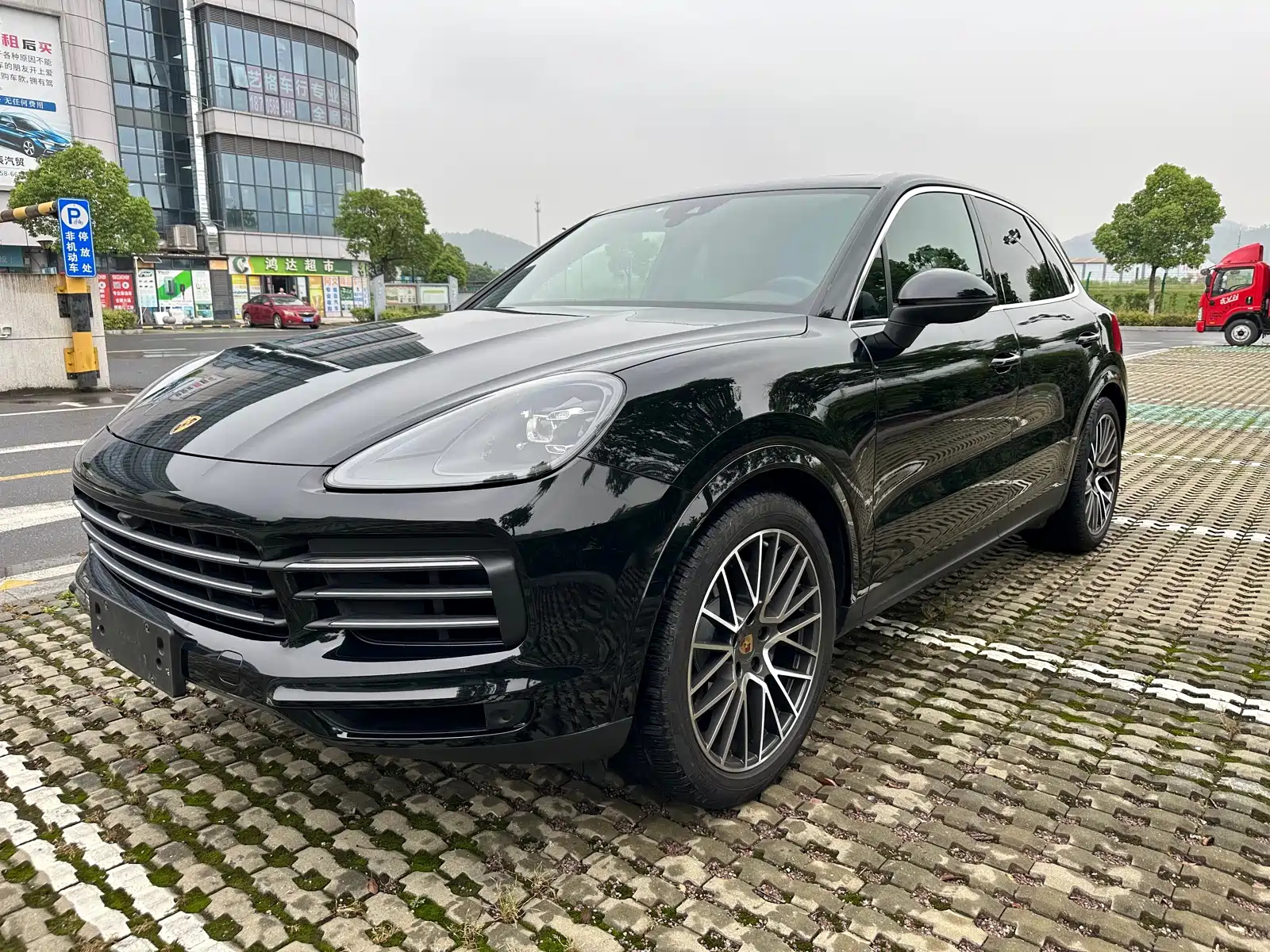 PORSCHE CAYENNE 2019