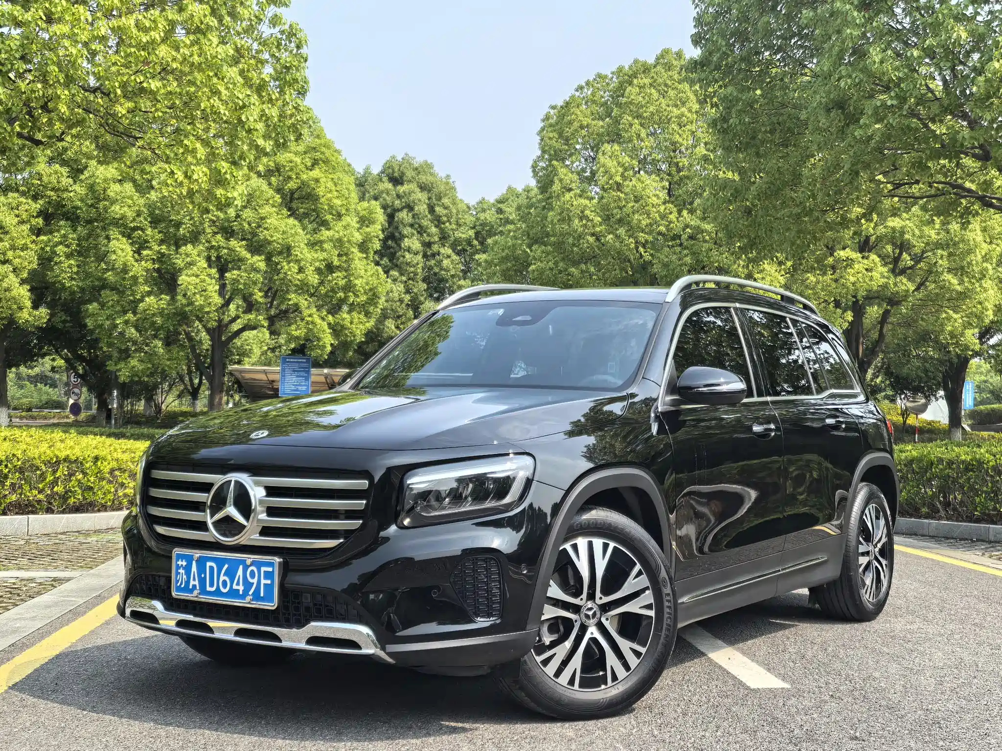 MERCEDES BENZ GLB 2024