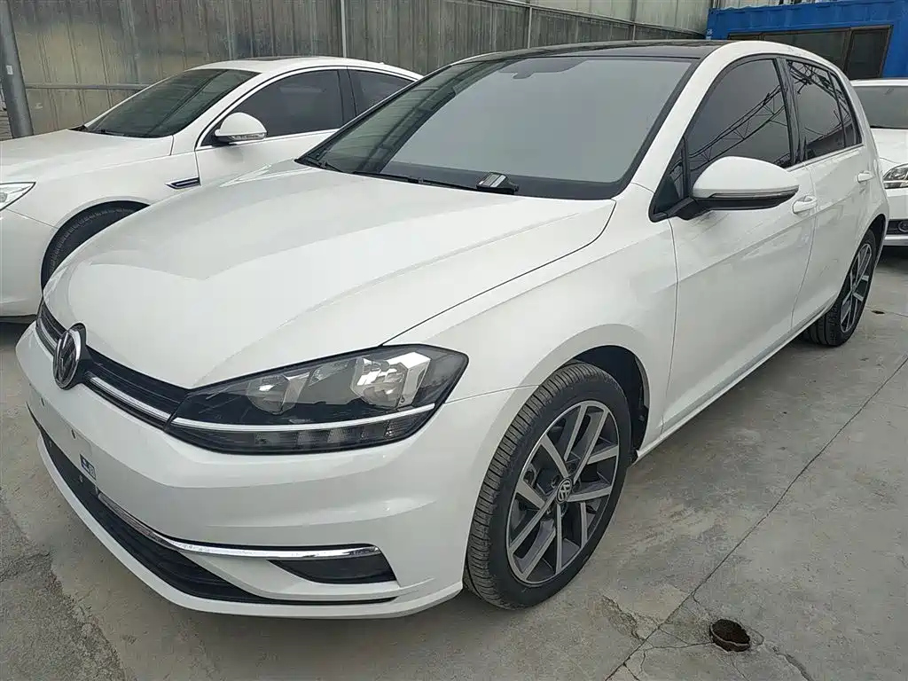 VOLKSWAGEN GOLF 2020