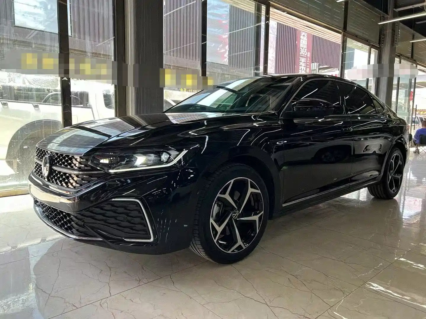 VOLKSWAGEN PASSAT 2024
