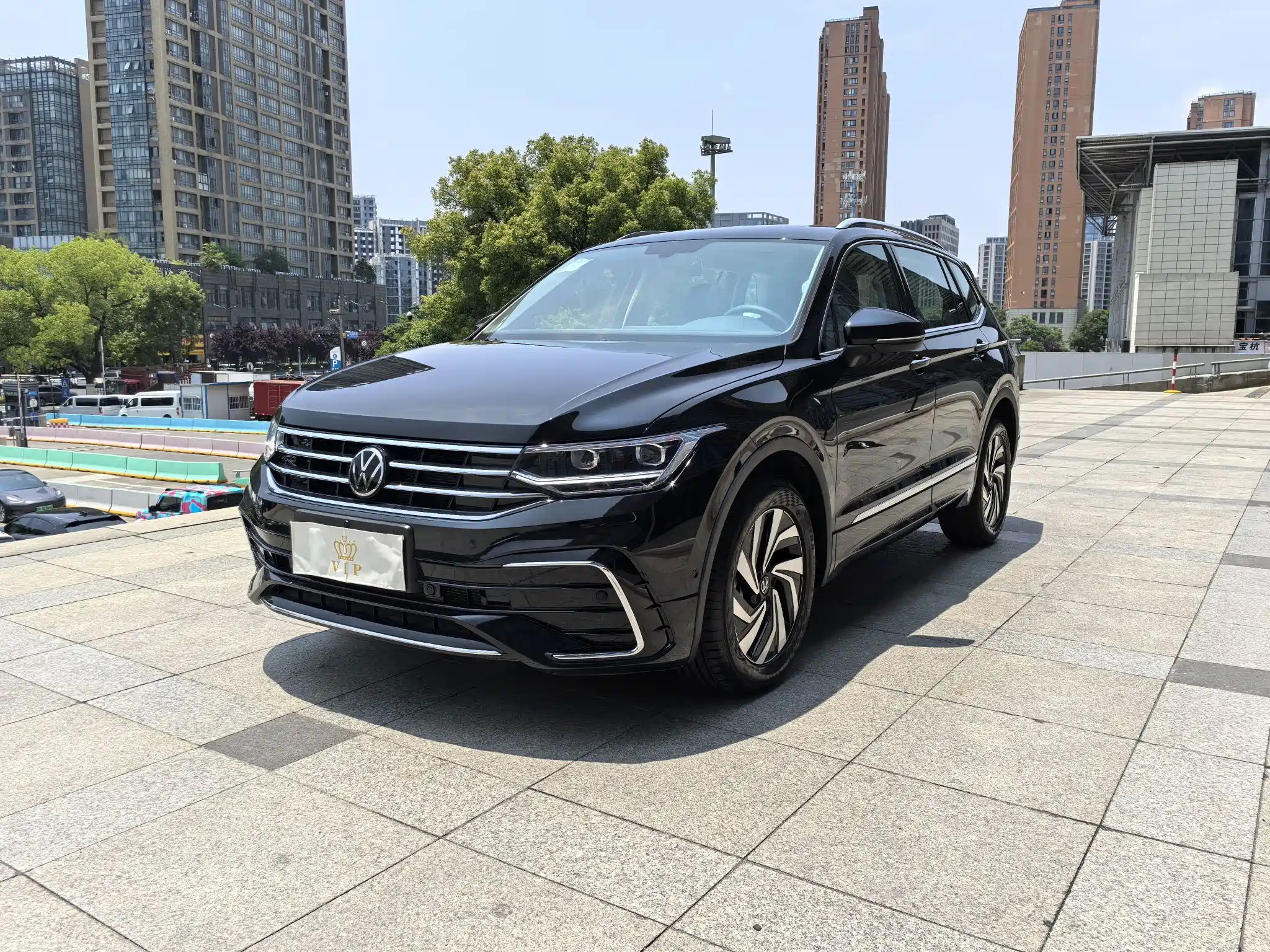 VOLKSWAGEN TIGUAN L 2024