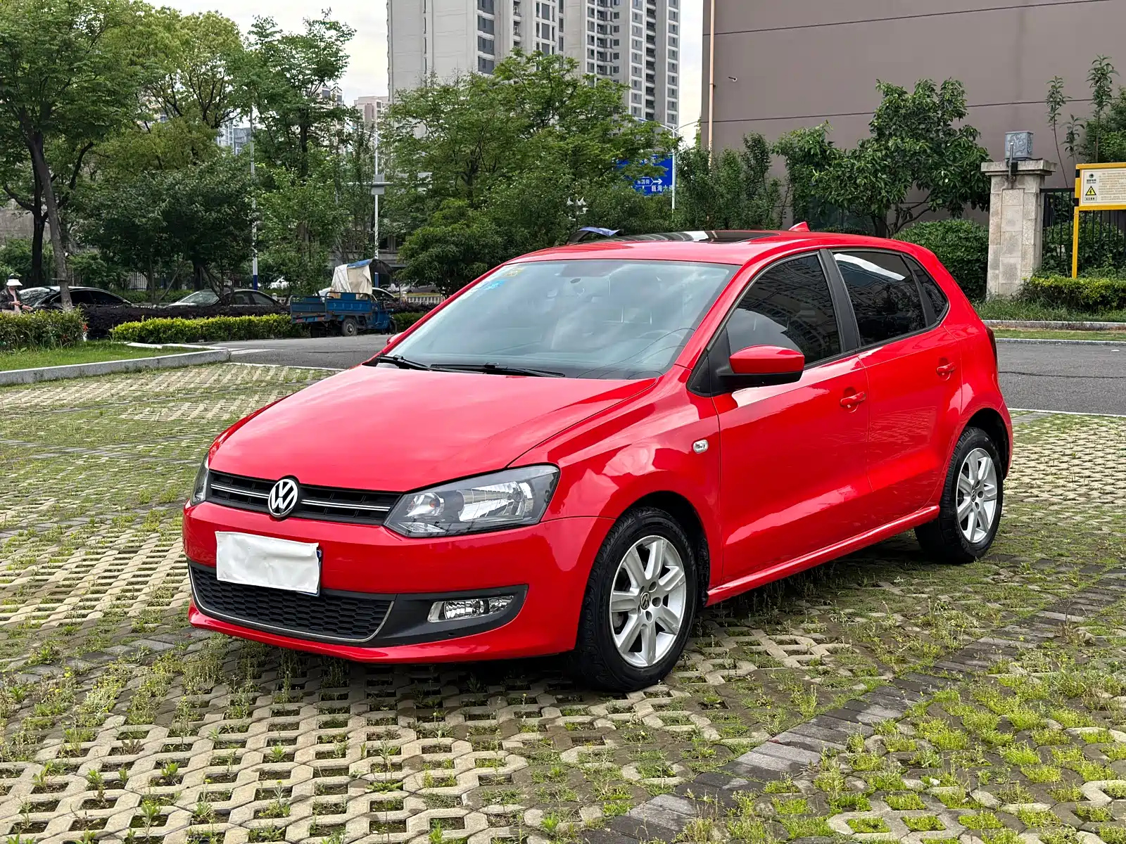 VOLKSWAGEN POLO 2013