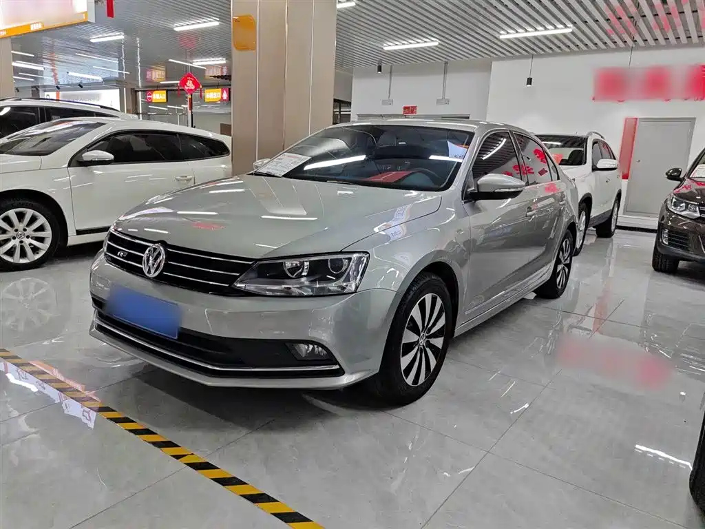 VOLKSWAGEN SAGITAR 2017