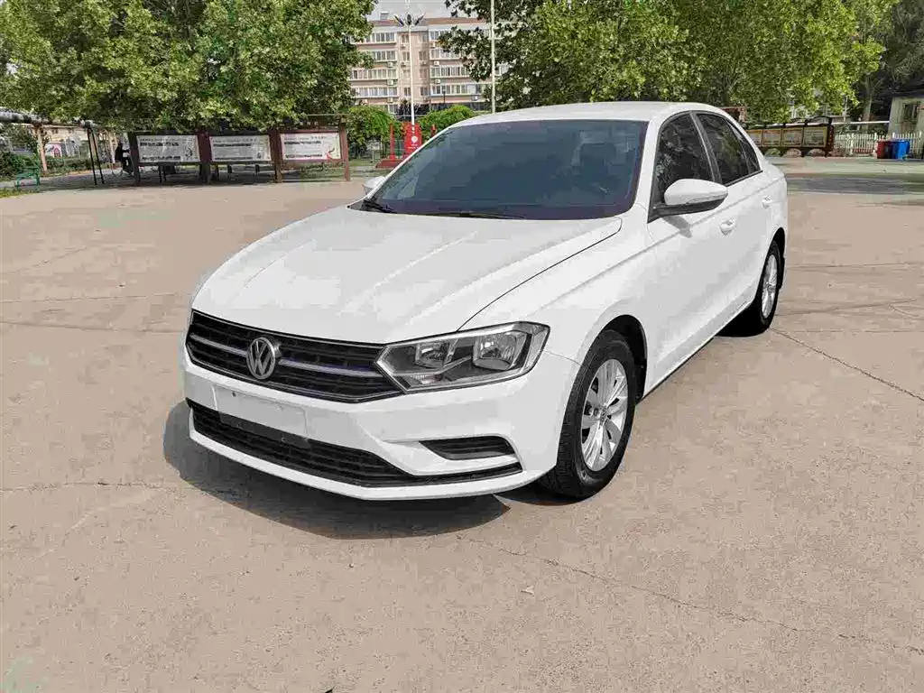 VOLKSWAGEN BORA 2016