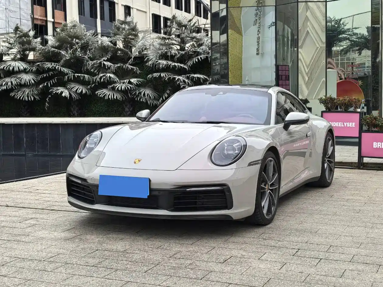 PORSCHE 911