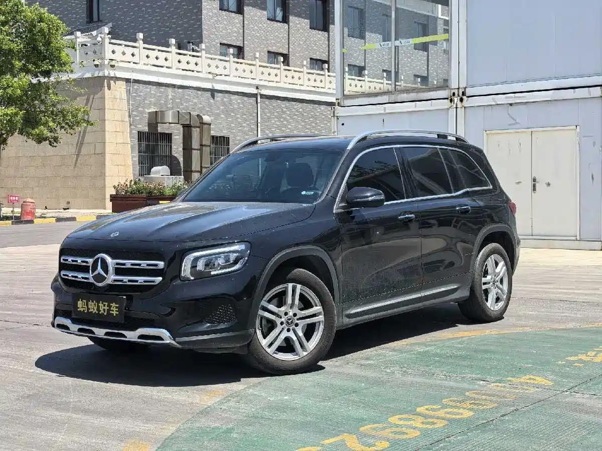 MERCEDES BENZ GLB 2023