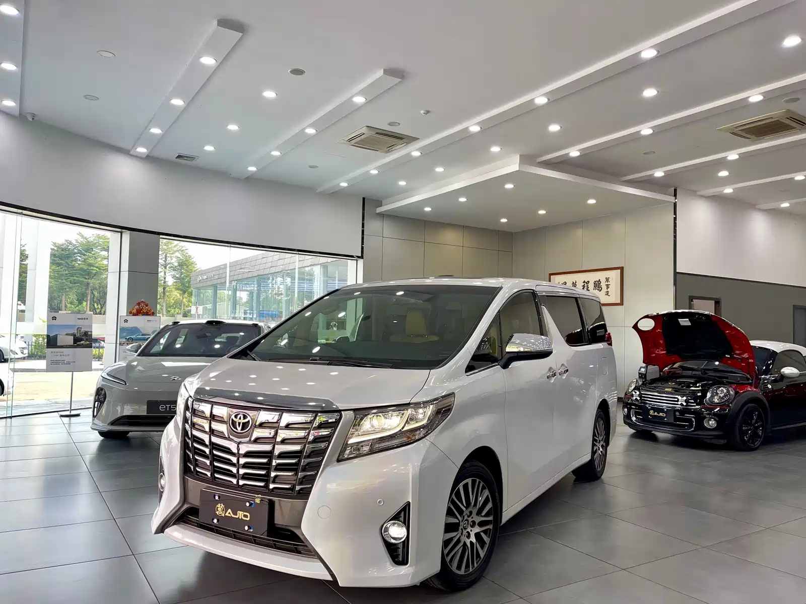 TOYOTA ALPHARD 2018