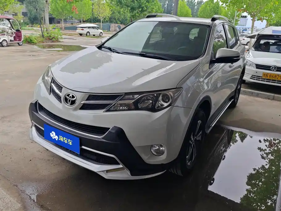 TOYOTA RAV4 RONGFANG 2015