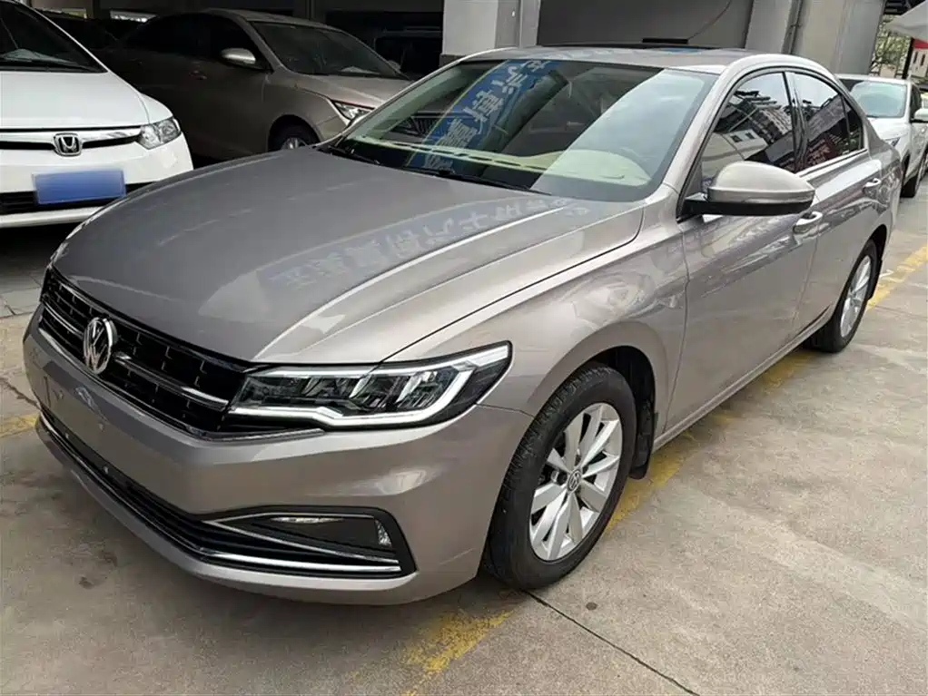 VOLKSWAGEN BORA 2019