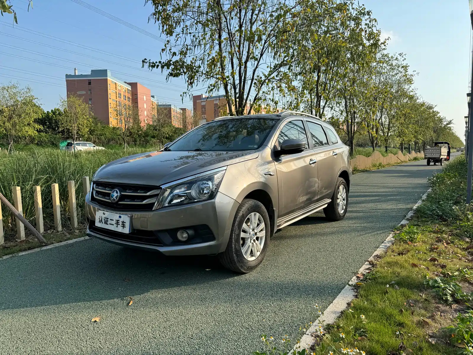 VENUCIA T70 2016
