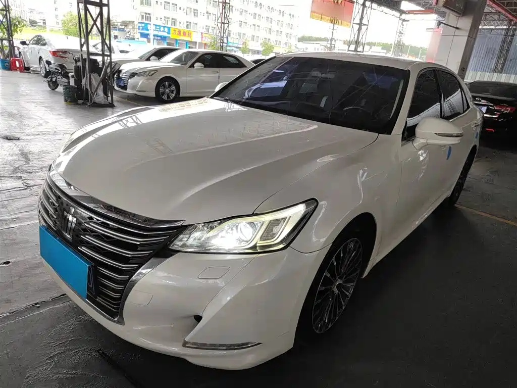 TOYOTA CROWN 2015