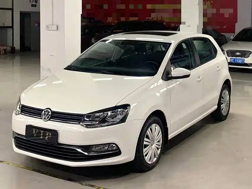 VOLKSWAGEN POLO 2016