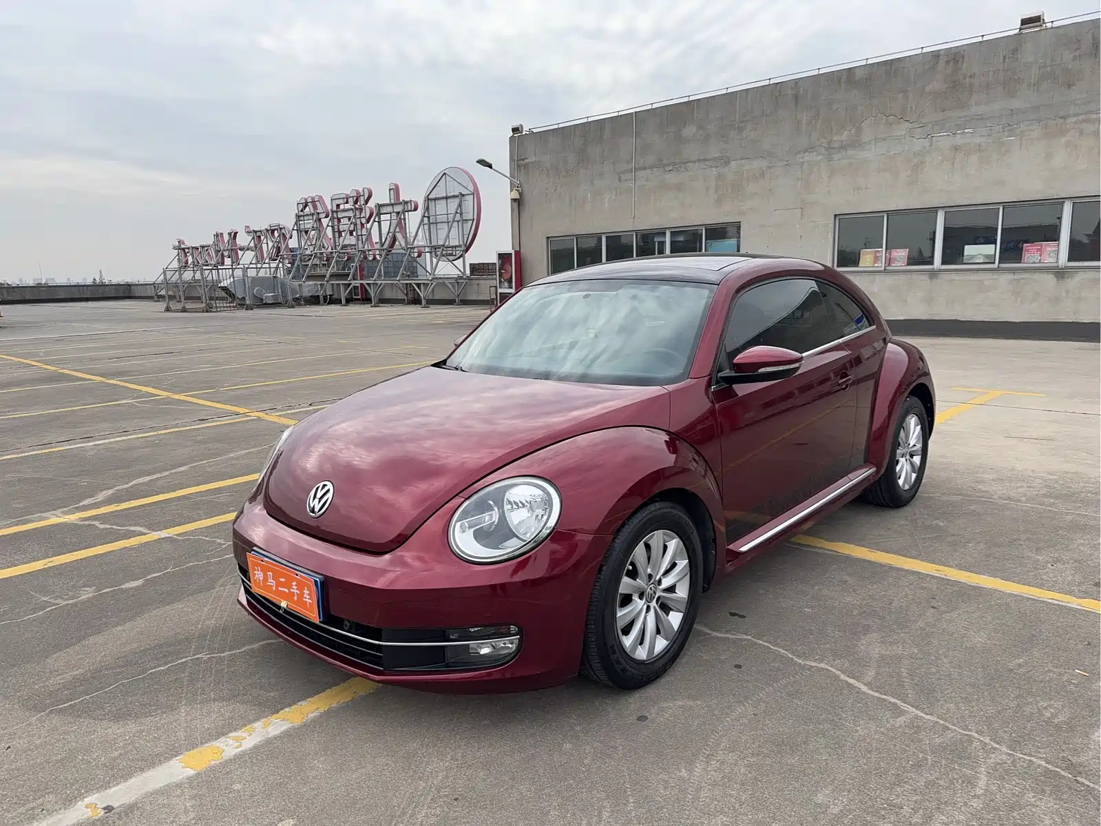 VOLKSWAGEN BEETLE 2013