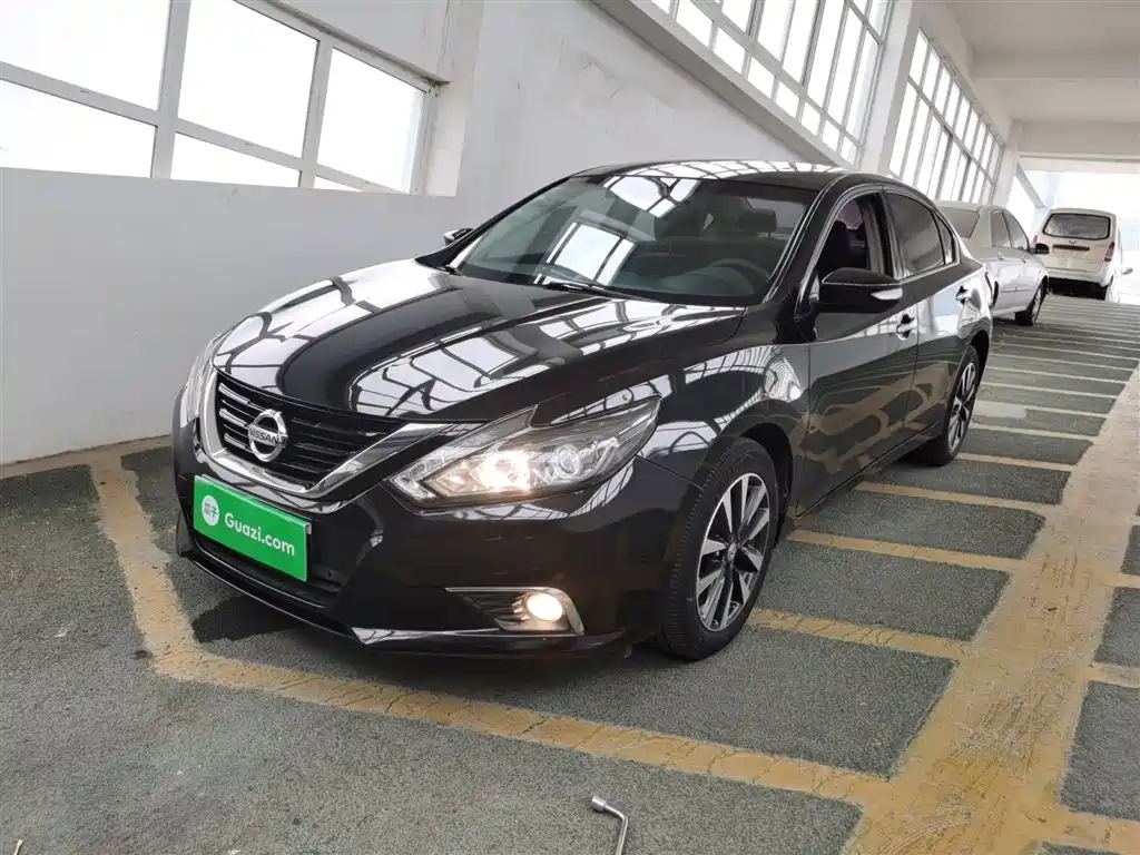NISSAN TEANA