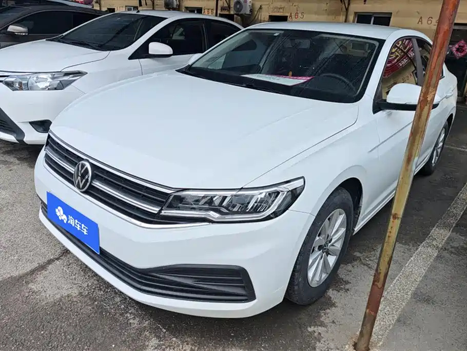 VOLKSWAGEN BORA 2021