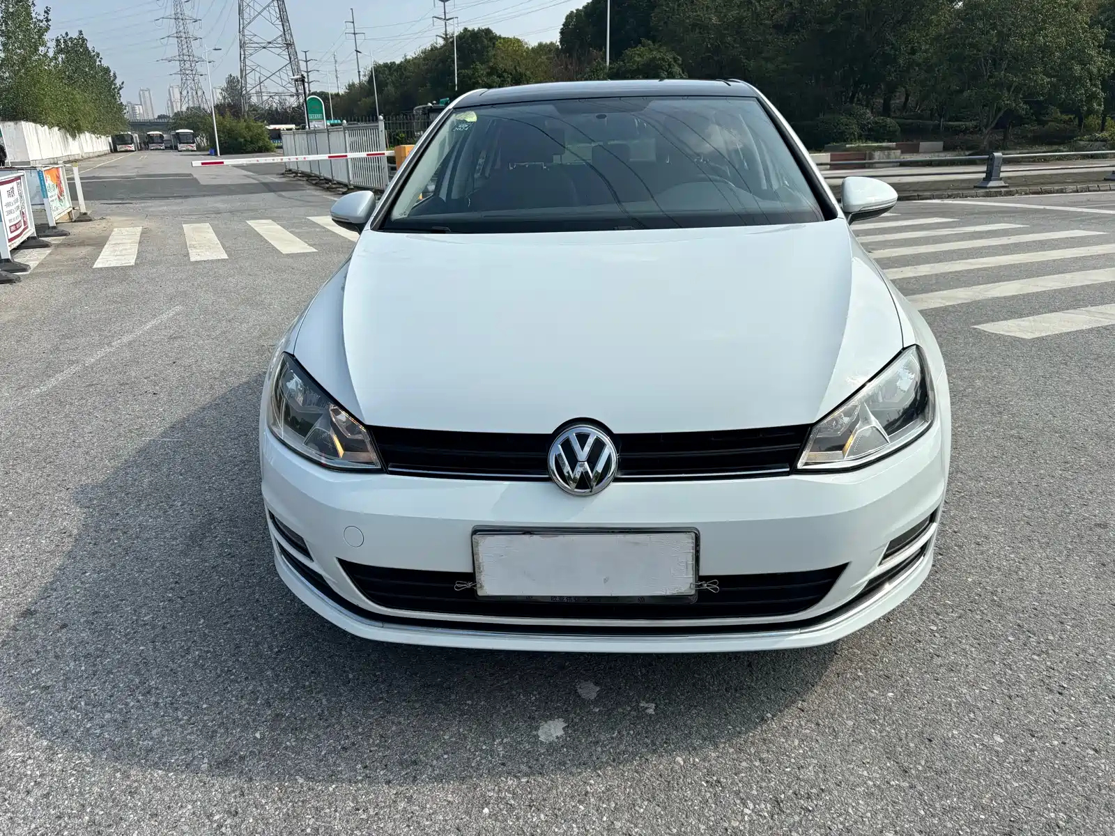 VOLKSWAGEN GOLF