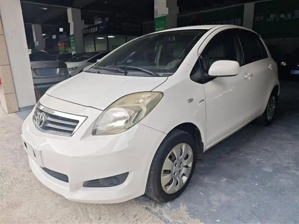 TOYOTA YARIS 2011
