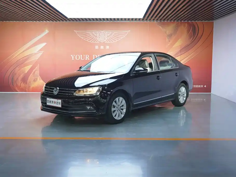 VOLKSWAGEN SAGITAR 2015