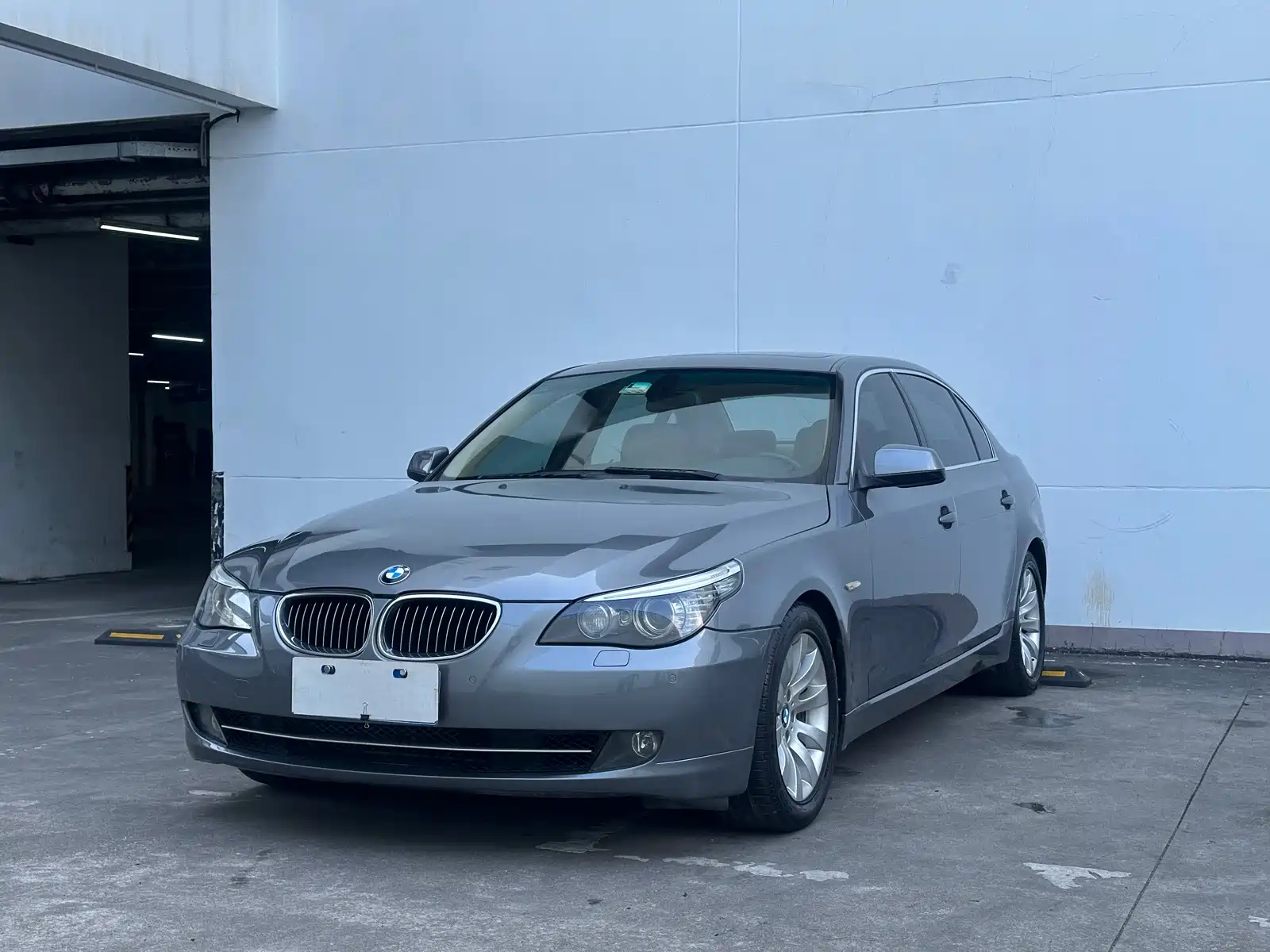 BMW 5-SERIES 2010