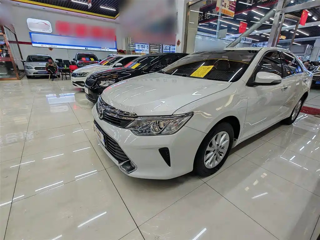TOYOTA CAMRY 2015
