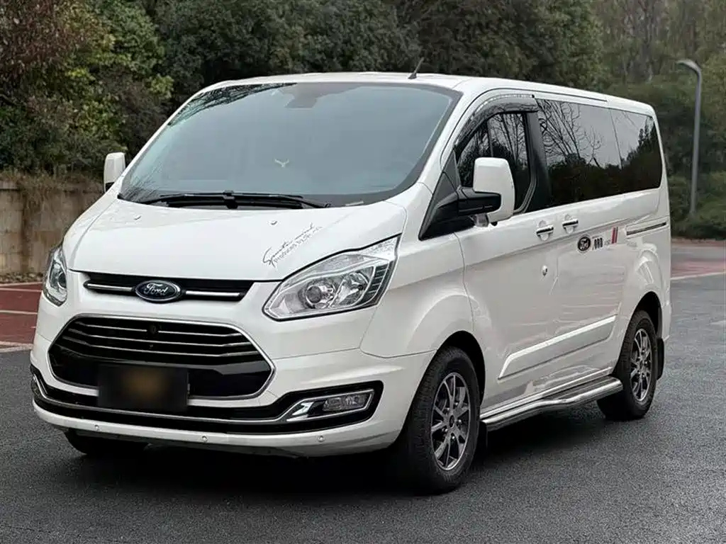 FORD TOUREO 2017