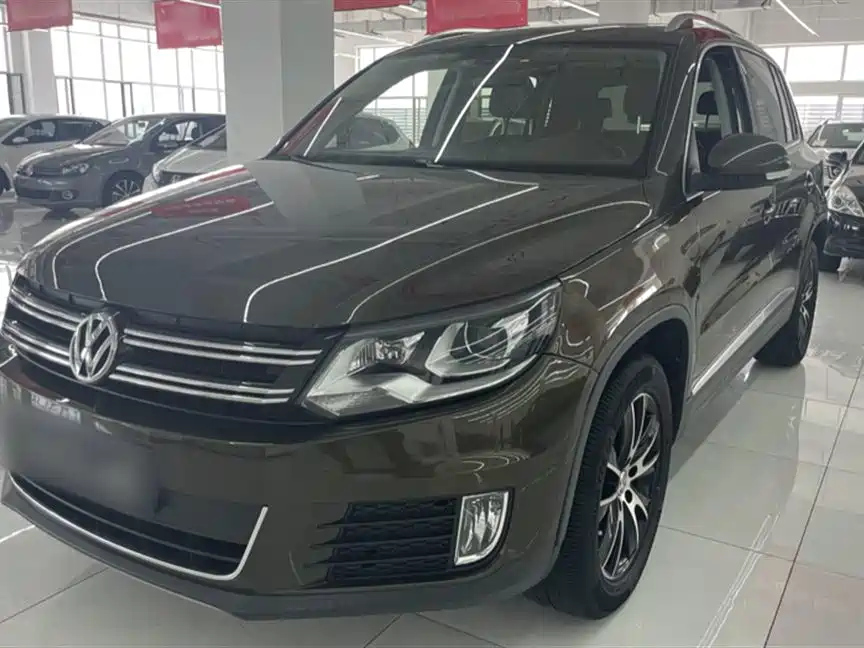 VOLKSWAGEN TIGUAN 2015