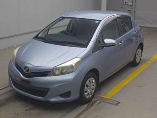 TOYOTA VITZ 2013