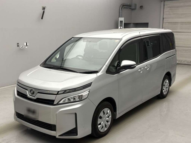 TOYOTA VOXY 2019