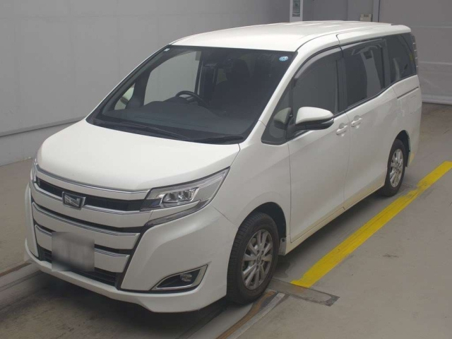 TOYOTA NOAH 2018