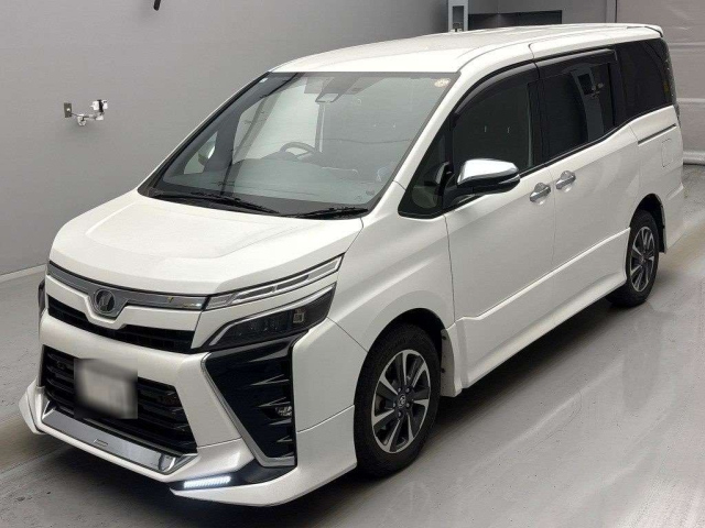 TOYOTA VOXY 2020