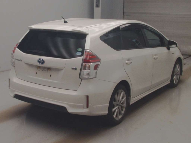 TOYOTA PRIUS ALPHA 2016