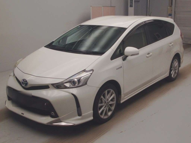 TOYOTA PRIUS ALPHA 2016