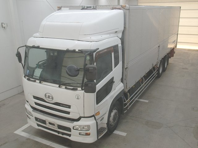 NISSAN UD SERIES 2012