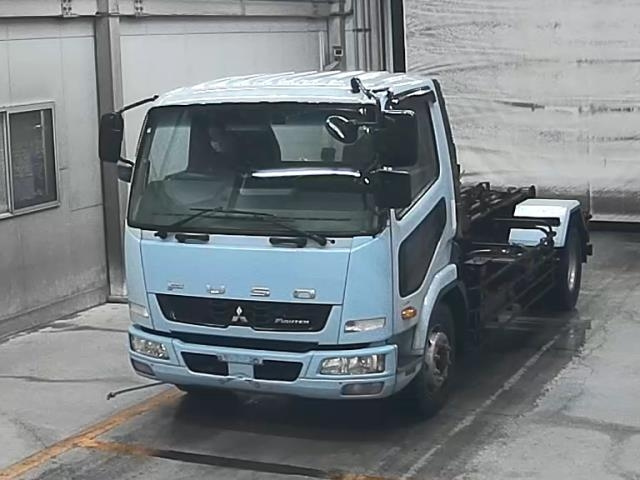 MITSUBISHI FUSO FIGHTER 2013