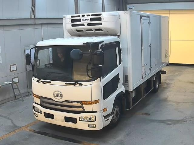 NISSAN CONDOR 2011