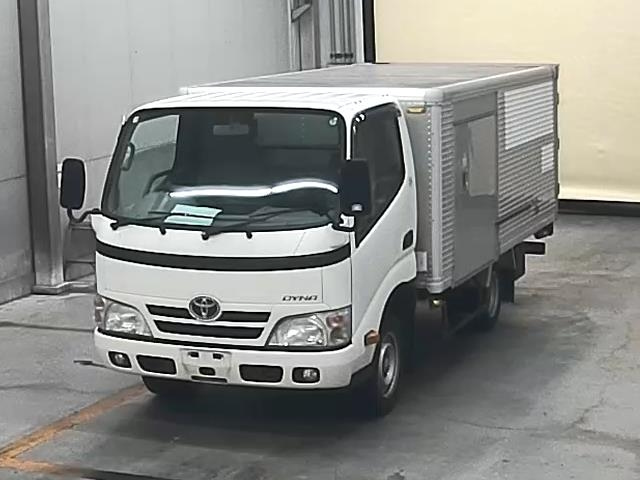 TOYOTA DYNA