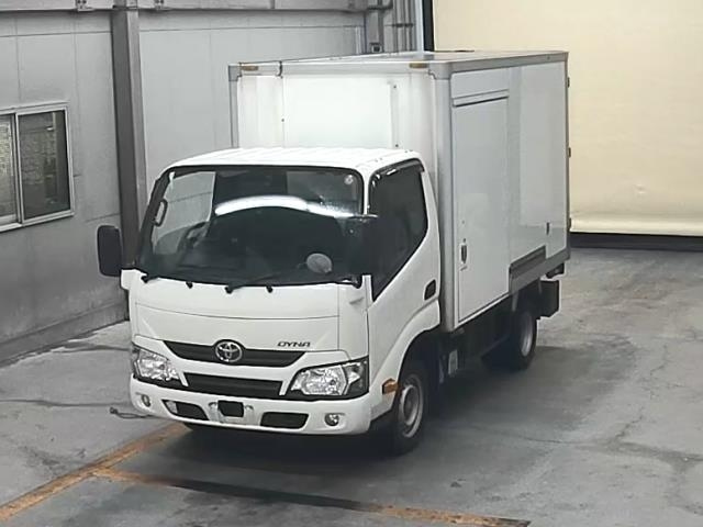 TOYOTA DYNA