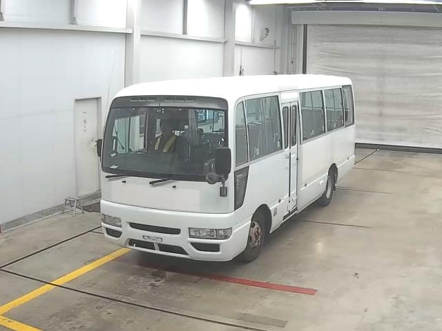 NISSAN CIVILIAN 2011