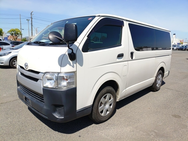 TOYOTA HIACE VAN 2017