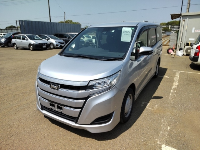 TOYOTA NOAH 2019