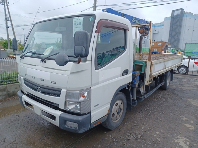 MITSUBISHI CANTER 2013
