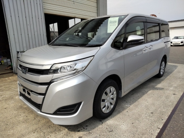 TOYOTA NOAH 2019