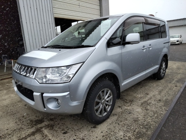 MITSUBISHI DELICA D5 2016